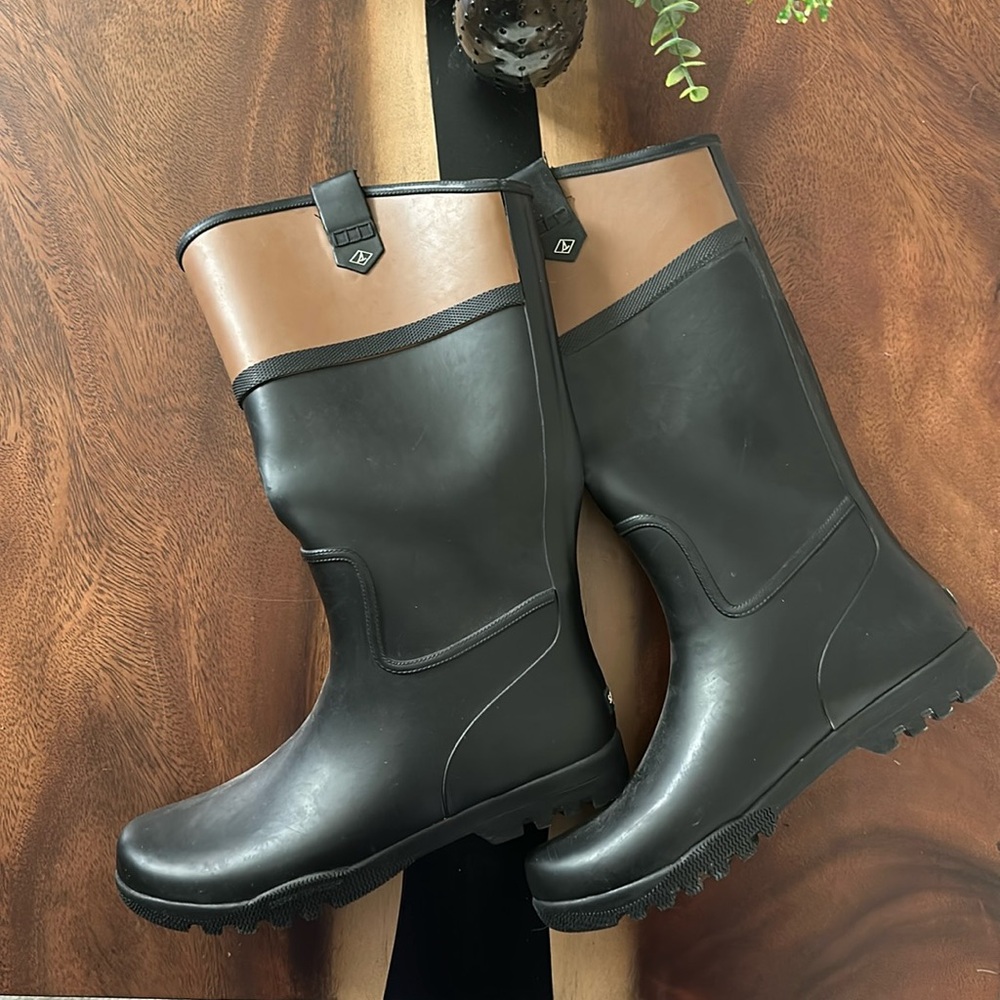 Barely Worn Sperry Rainboots